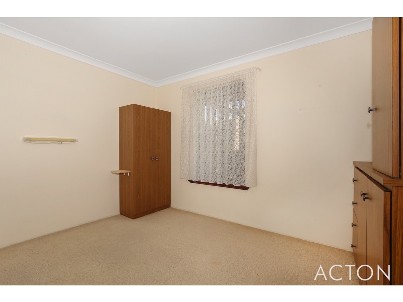 11 Brigadoon Close, Halls Head WA 6210