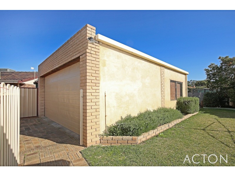 11 Brigadoon Close, Halls Head WA 6210