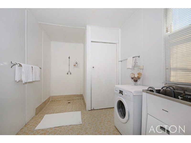 30 Leander Street, Falcon WA 6210