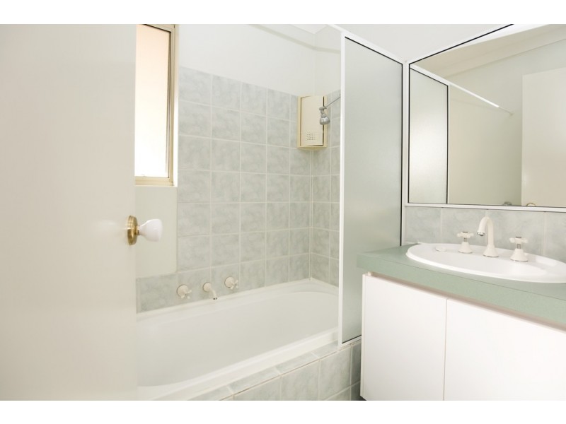 3b Ensay Place, Dudley Park WA 6210