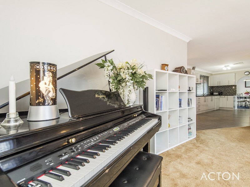 3 Brigadoon Close, Halls Head WA 6210