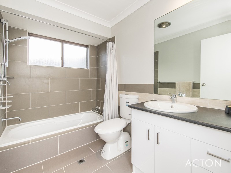 3 Brigadoon Close, Halls Head WA 6210