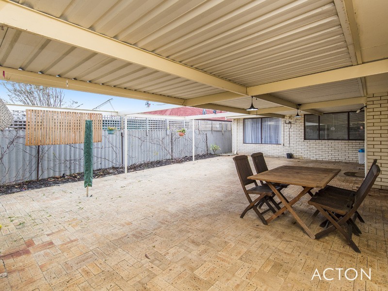 3 Brigadoon Close, Halls Head WA 6210