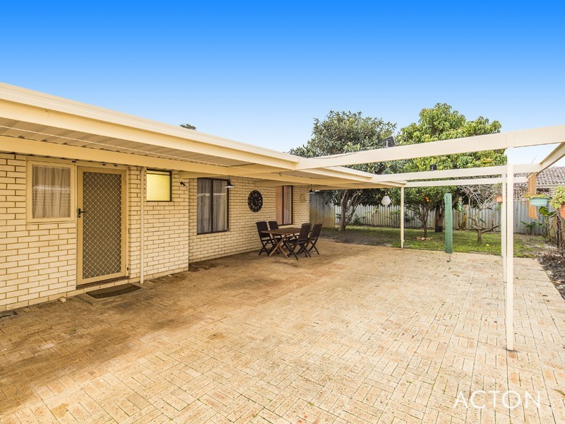 3 Brigadoon Close, Halls Head WA 6210