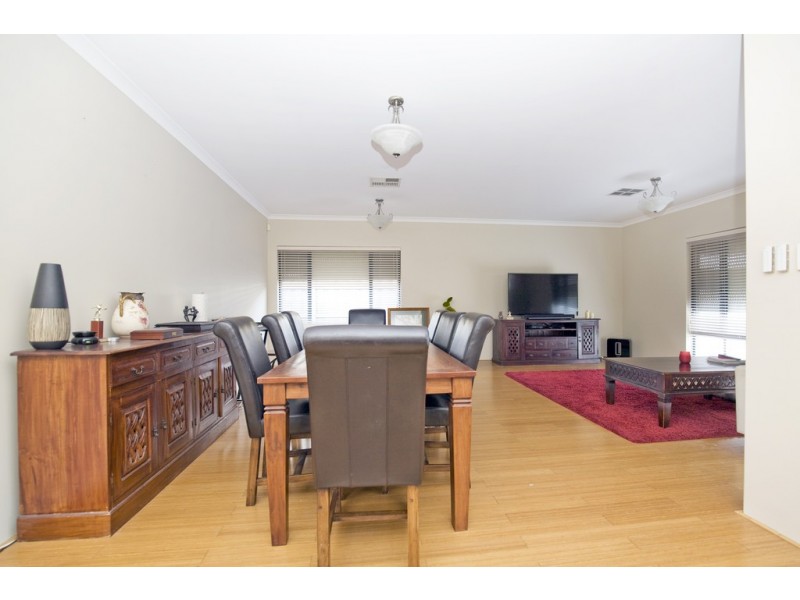 12 Dichondra Pass, Halls Head WA 6210