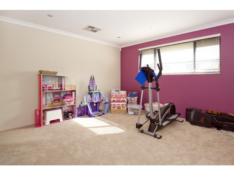 12 Dichondra Pass, Halls Head WA 6210