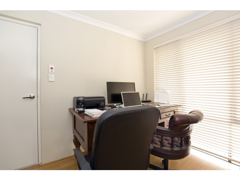 12 Dichondra Pass, Halls Head WA 6210