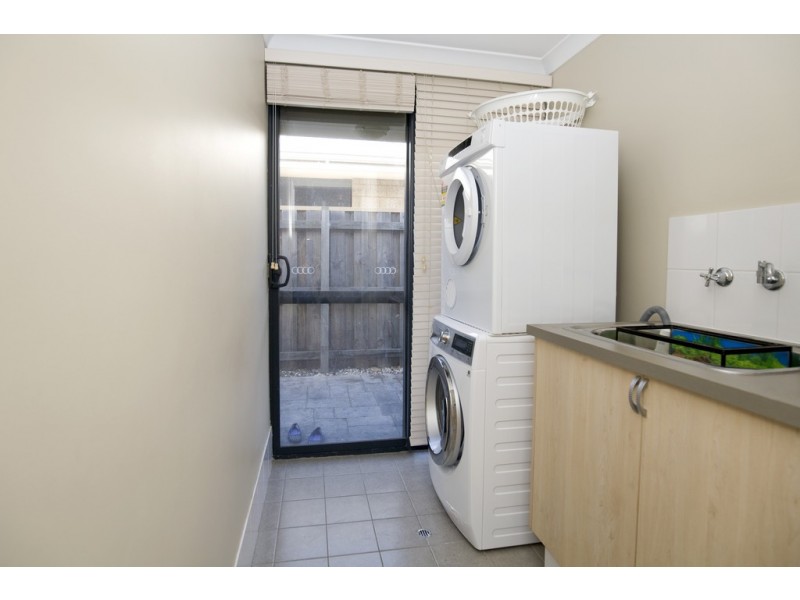 12 Dichondra Pass, Halls Head WA 6210