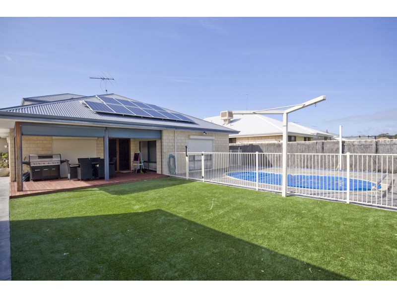 12 Dichondra Pass, Halls Head WA 6210