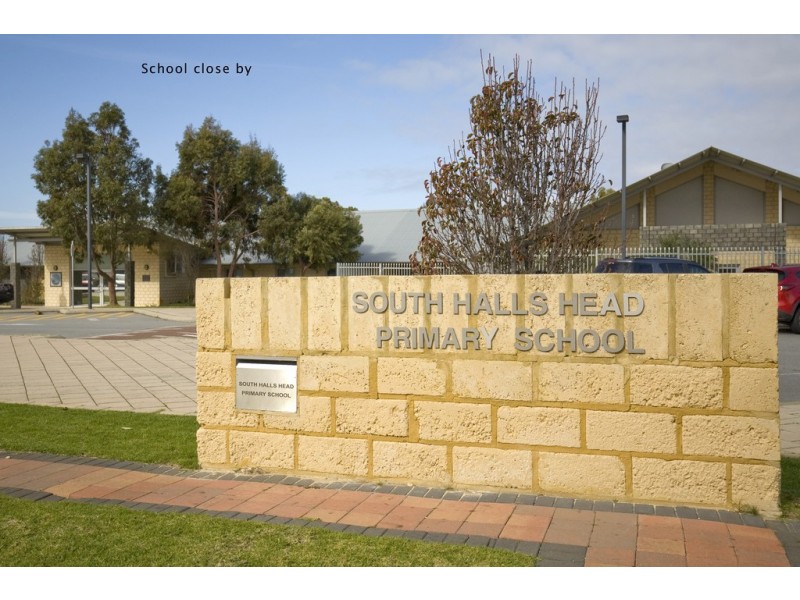 12 Dichondra Pass, Halls Head WA 6210