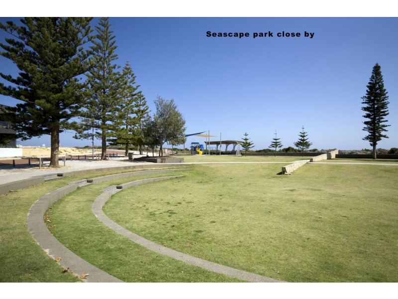 12 Dichondra Pass, Halls Head WA 6210