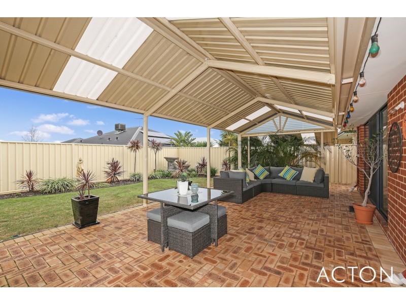 31 Lismore Ridge, Lakelands WA 6180