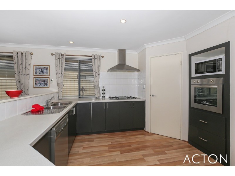 31 Lismore Ridge, Lakelands WA 6180