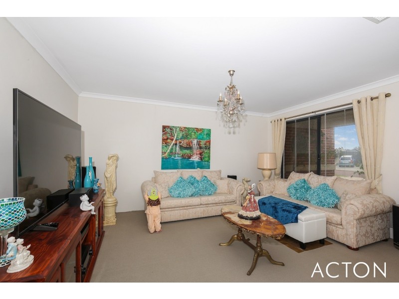 31 Lismore Ridge, Lakelands WA 6180