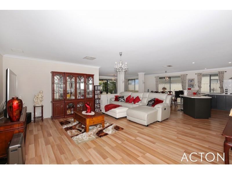 31 Lismore Ridge, Lakelands WA 6180