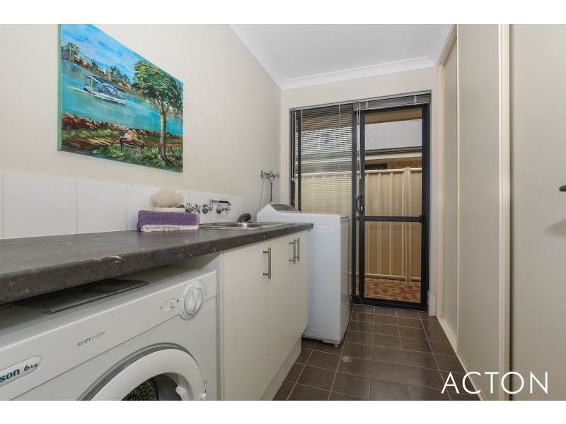 31 Lismore Ridge, Lakelands WA 6180