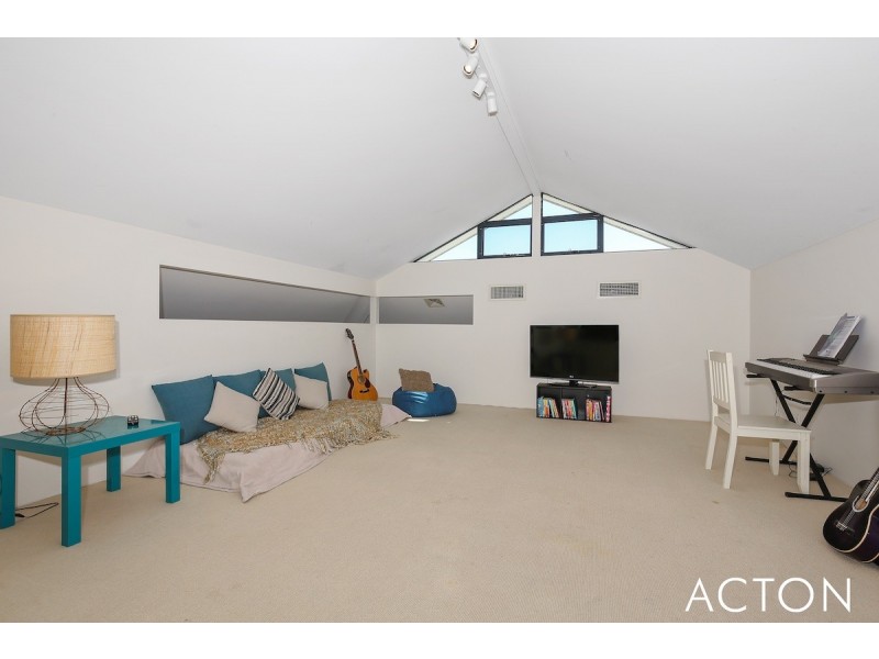 11 Wintersweet Place, Halls Head WA 6210