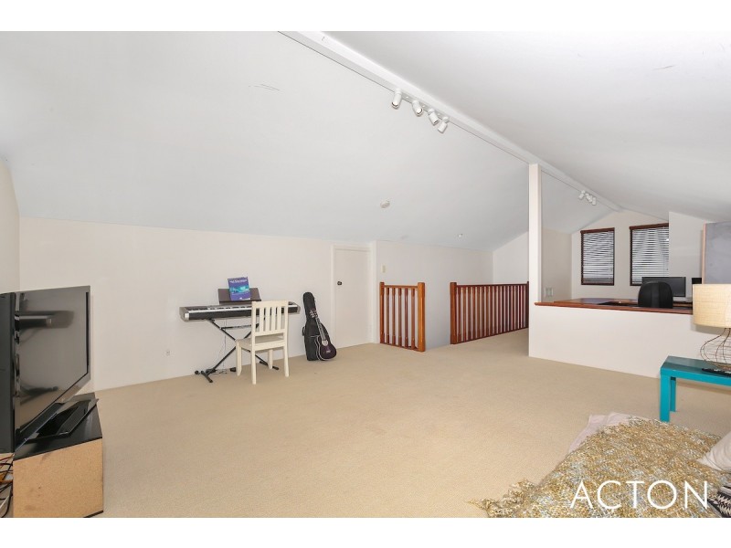 11 Wintersweet Place, Halls Head WA 6210