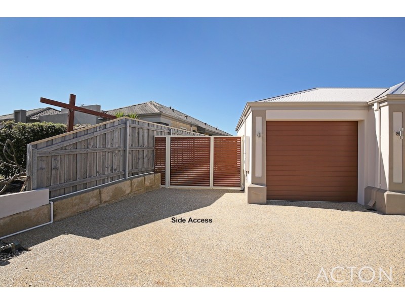 297 Peelwood Parade, Halls Head WA 6210