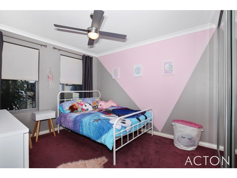 297 Peelwood Parade, Halls Head WA 6210
