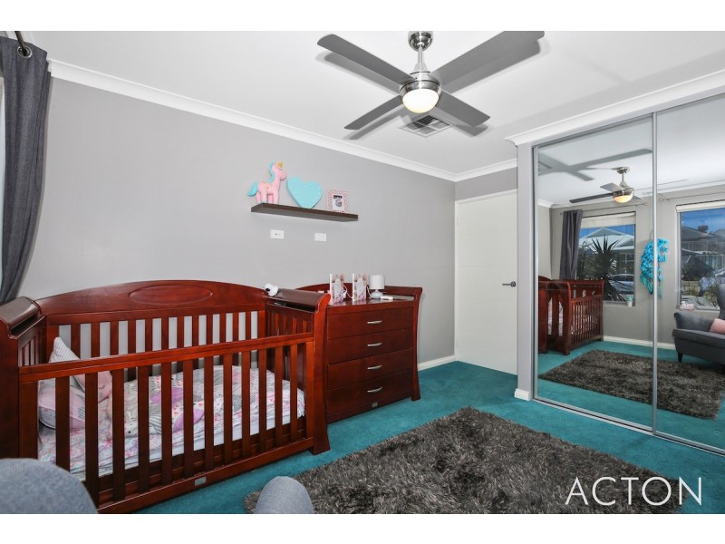 297 Peelwood Parade, Halls Head WA 6210