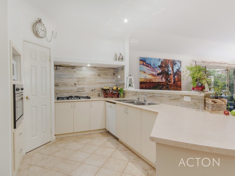 69 Pebble Beach Boulevard, Meadow Springs WA 6210