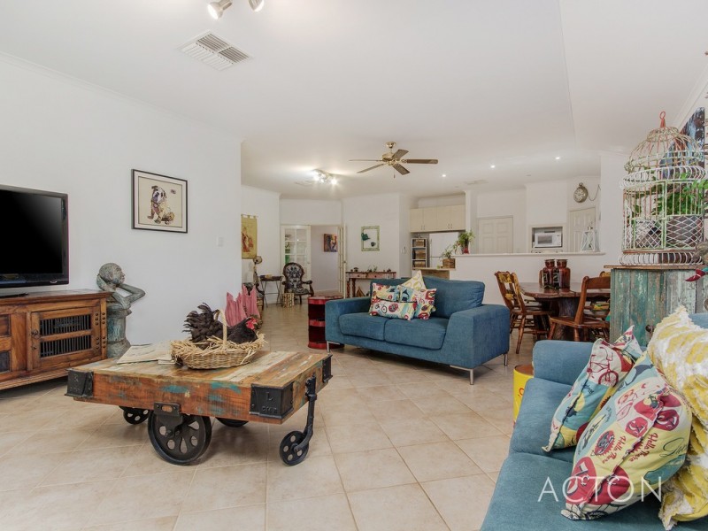 69 Pebble Beach Boulevard, Meadow Springs WA 6210