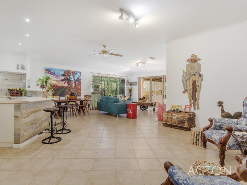 69 Pebble Beach Boulevard, Meadow Springs WA 6210