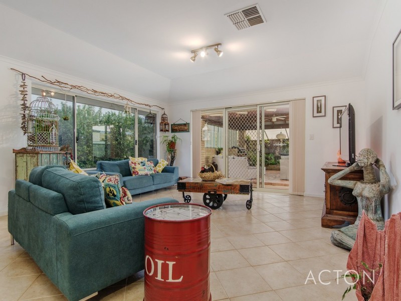 69 Pebble Beach Boulevard, Meadow Springs WA 6210