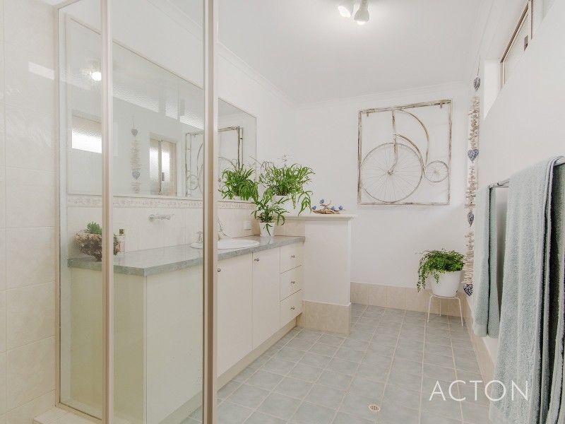 69 Pebble Beach Boulevard, Meadow Springs WA 6210