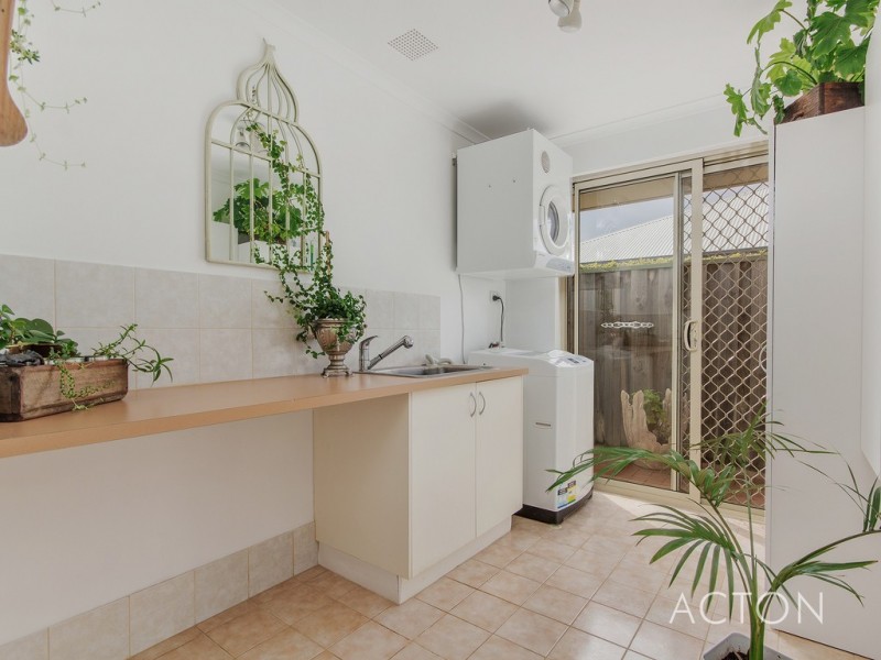 69 Pebble Beach Boulevard, Meadow Springs WA 6210