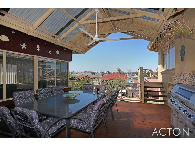 31 Hill Street, Halls Head WA 6210