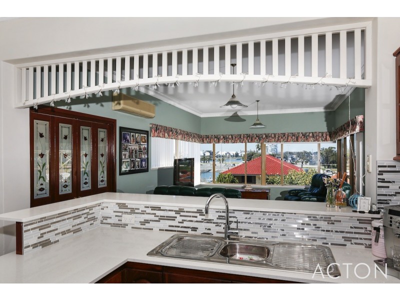 31 Hill Street, Halls Head WA 6210