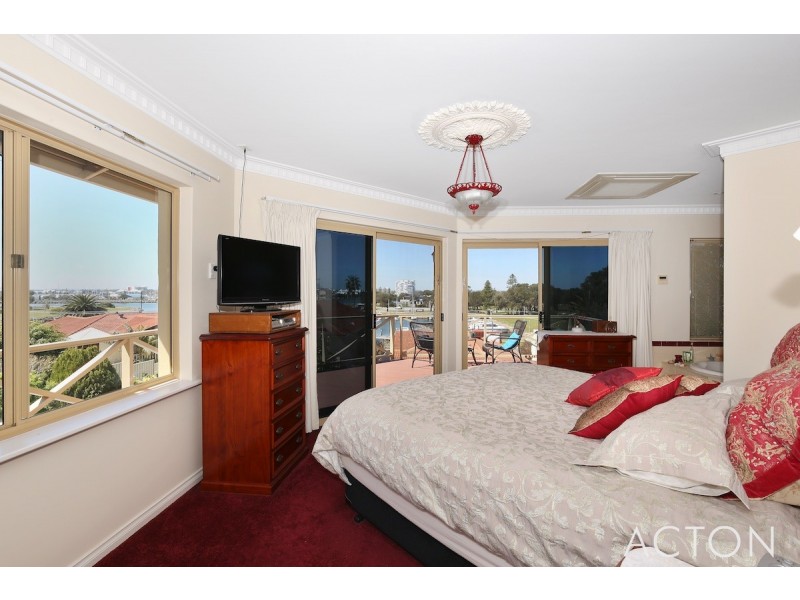 31 Hill Street, Halls Head WA 6210