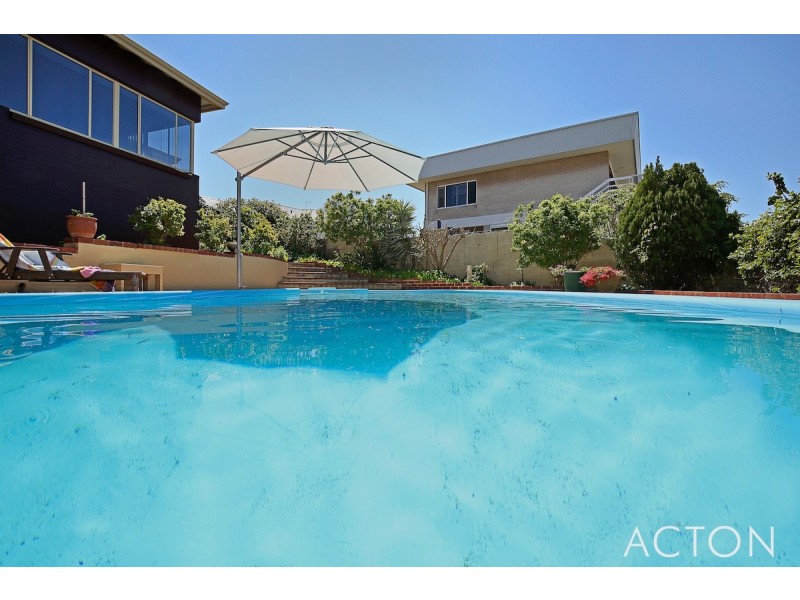 31 Hill Street, Halls Head WA 6210