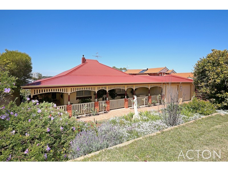 31 Hill Street, Halls Head WA 6210