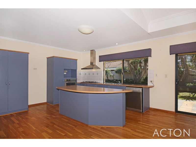 50 Portmarnock Circle, Halls Head WA 6210