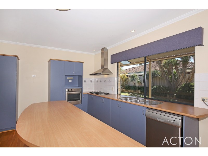 50 Portmarnock Circle, Halls Head WA 6210