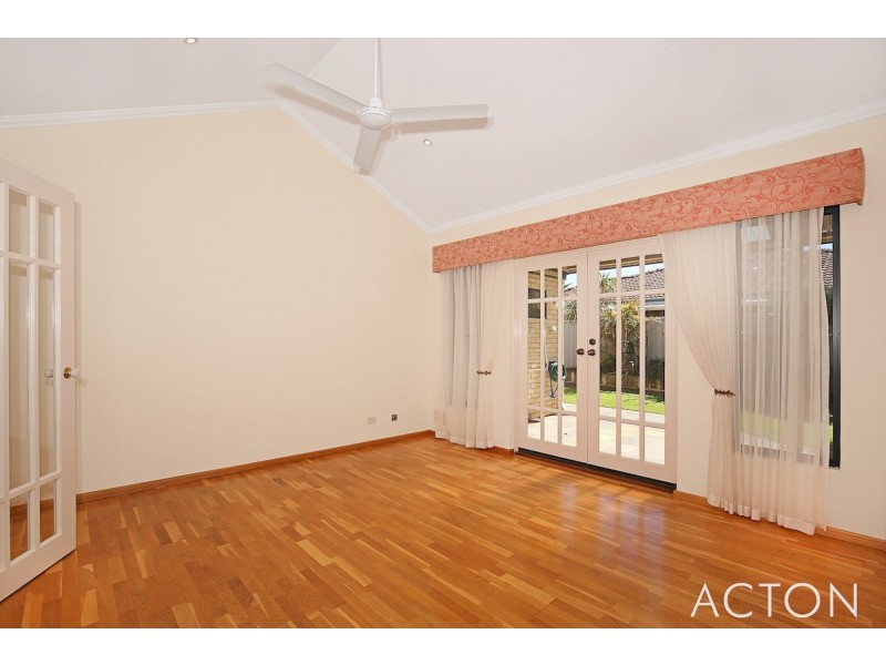 50 Portmarnock Circle, Halls Head WA 6210