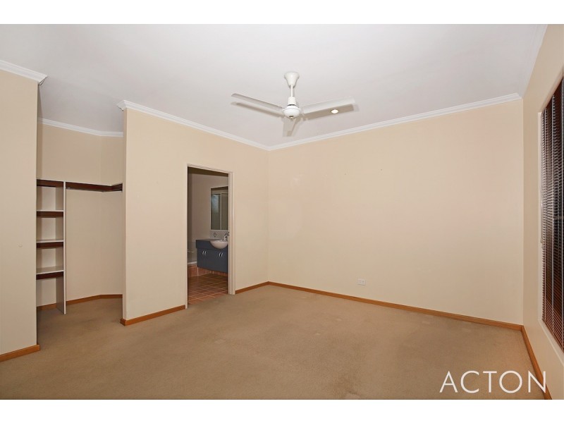 50 Portmarnock Circle, Halls Head WA 6210