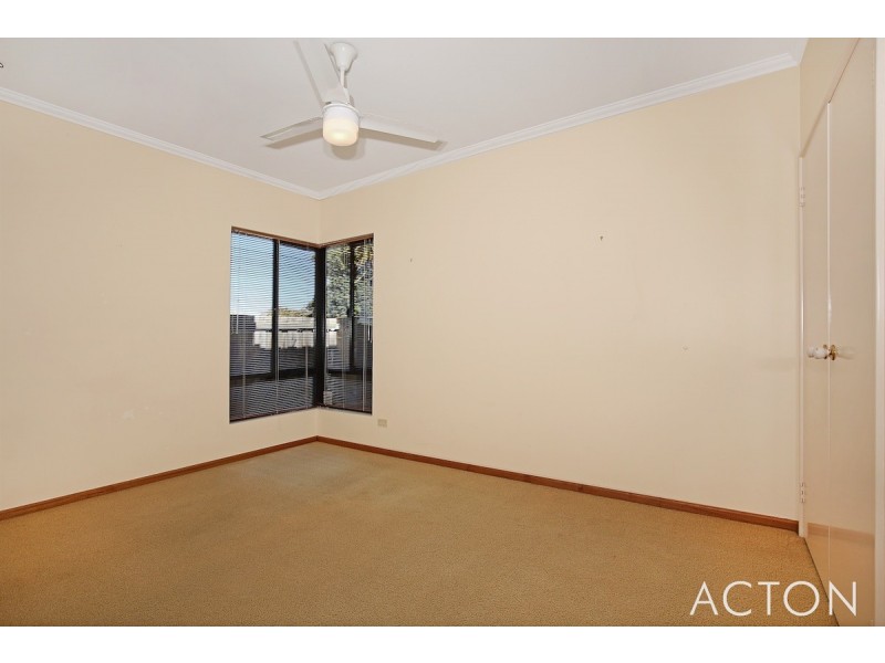 50 Portmarnock Circle, Halls Head WA 6210