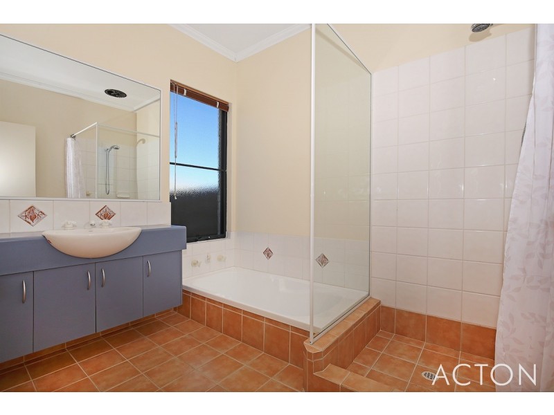 50 Portmarnock Circle, Halls Head WA 6210