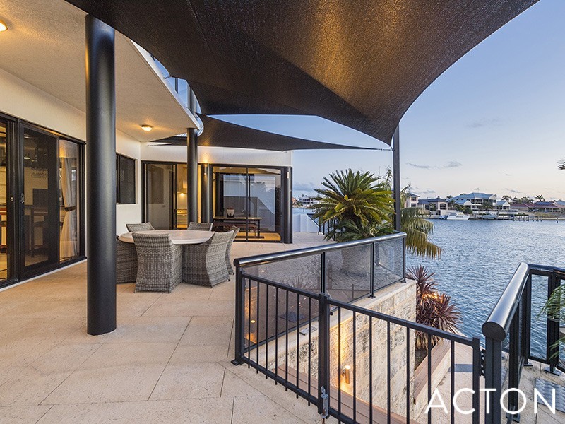 7 Sovereign Gardens, Halls Head WA 6210