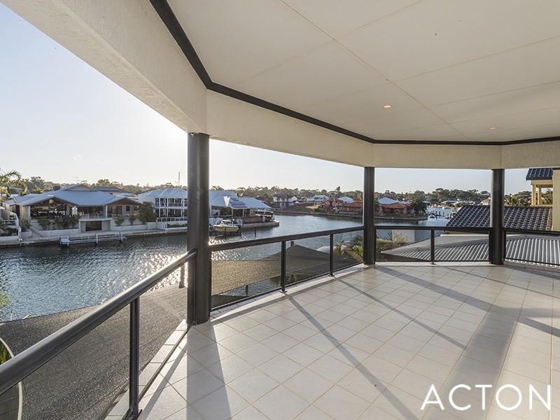7 Sovereign Gardens, Halls Head WA 6210