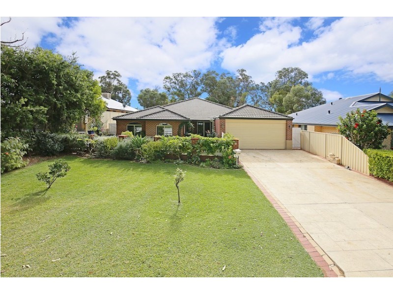 19 Ballard Meander, Lakelands WA 6180