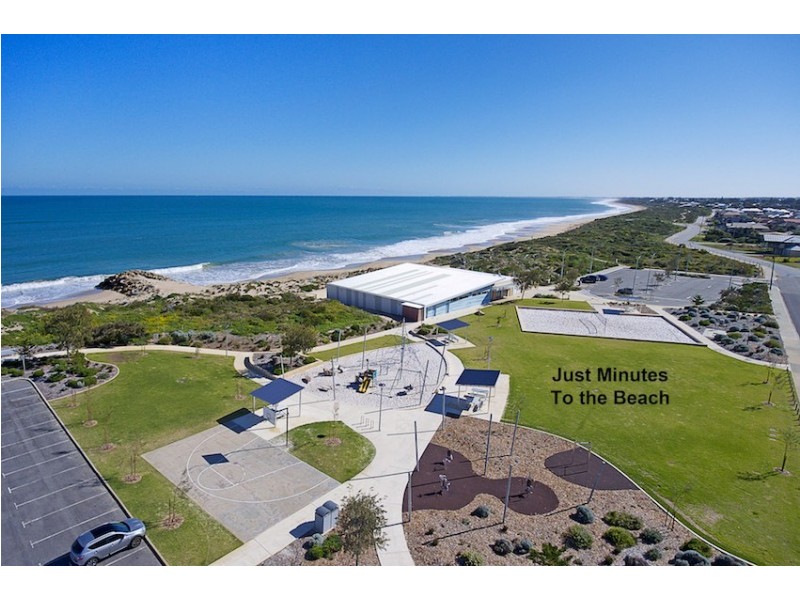 19 Ballard Meander, Lakelands WA 6180