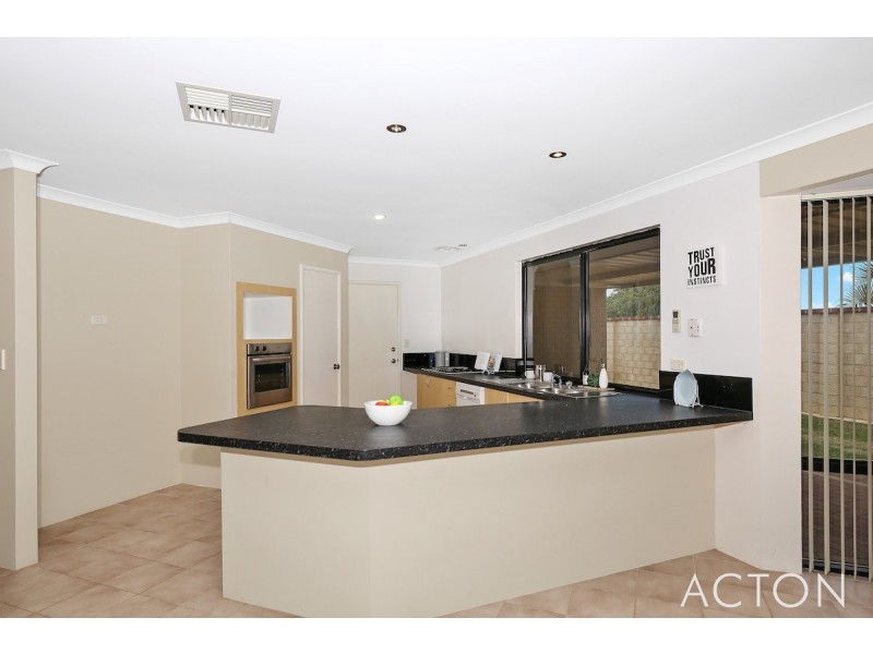 10 Conch Way, Wannanup WA 6210