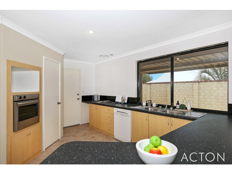 10 Conch Way, Wannanup WA 6210