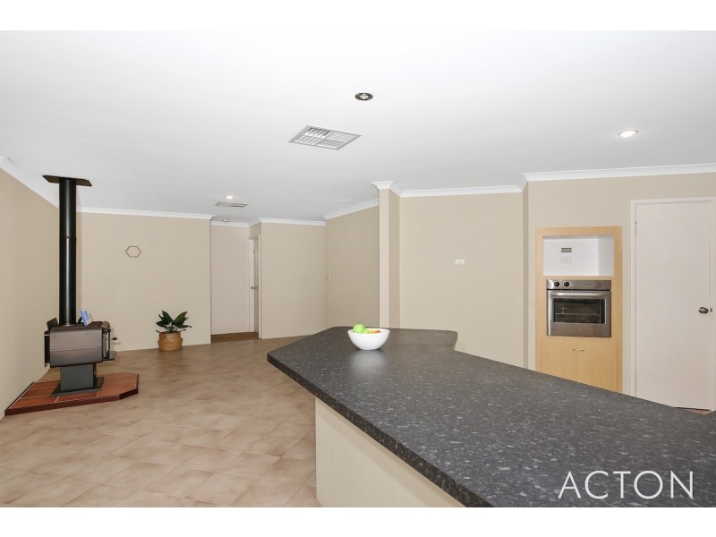 10 Conch Way, Wannanup WA 6210