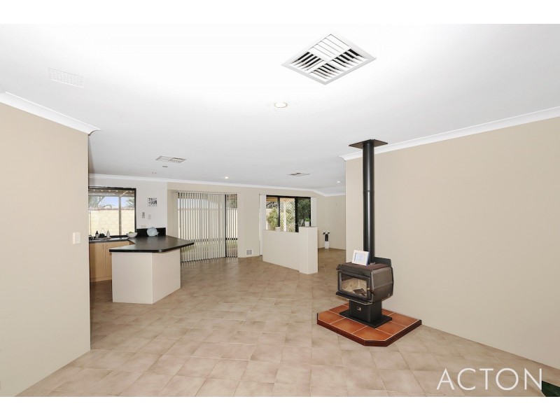 10 Conch Way, Wannanup WA 6210